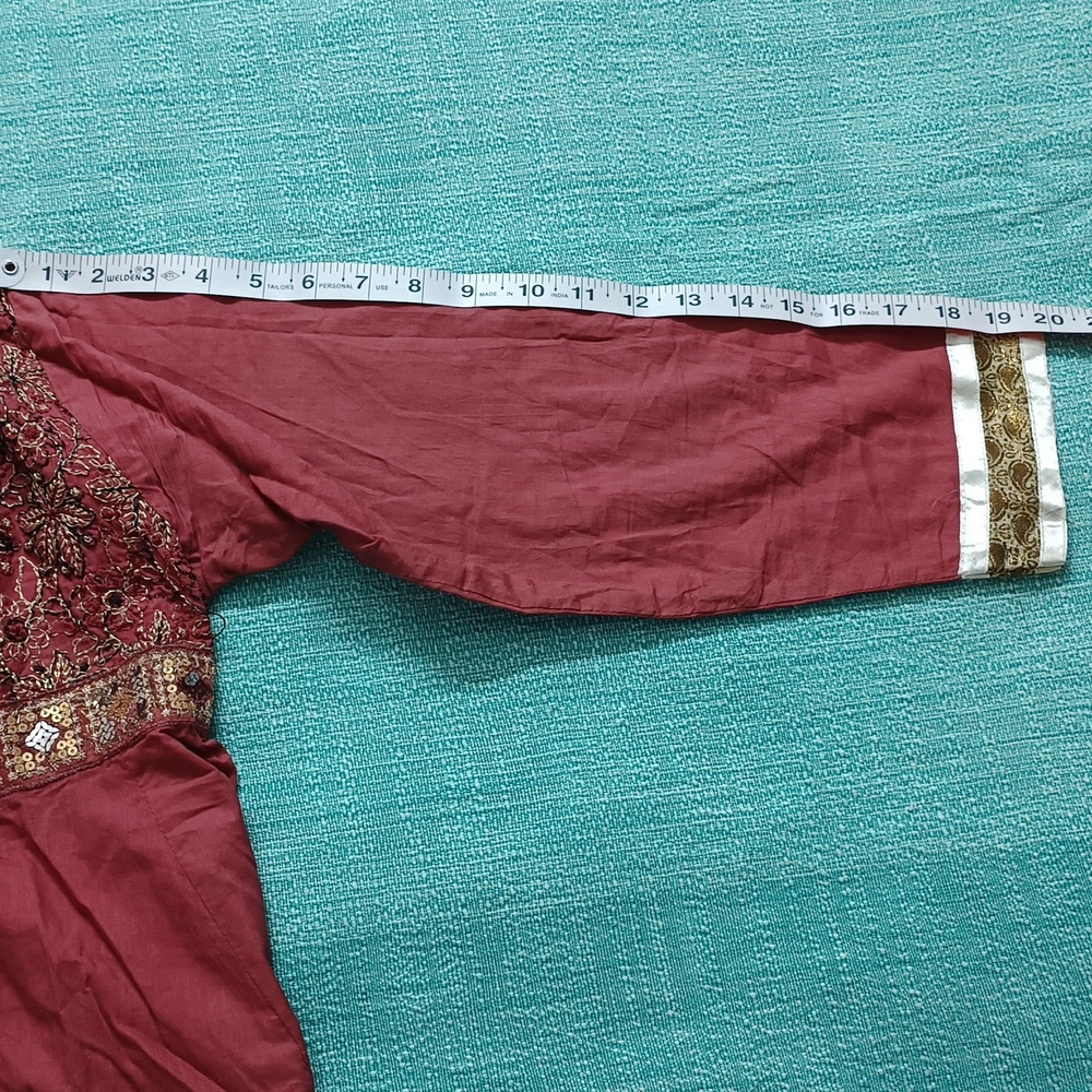 Maroon Embroidered Anarkali Style kurta - Picture 6 of 9